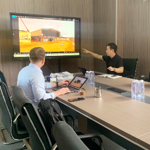 Un client du Royaume-Uni a visité AIRERA pour inspecter le système de compresseurs avant l’expédition. Lors des essais, il s’est déclaré satisfait du faible niveau sonore et des performances de capacité élevées des compresseurs AIRERA. Le client a confirmé son intention de renforcer la coopération avec AIRERA dans un avenir proche.